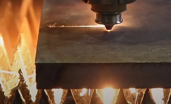 Cutting with technical gas