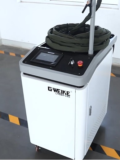 Laserová svářečka 3v1